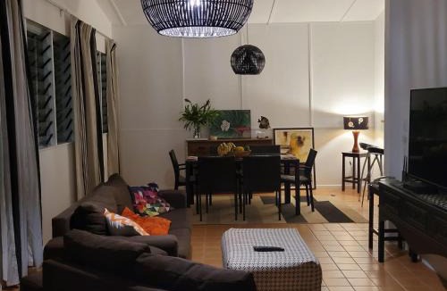 Nikao Tapere House | Are Ariki