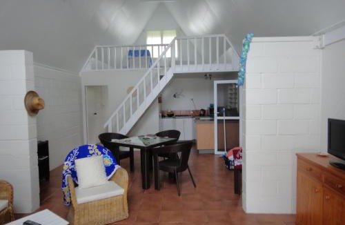 Arorangi House | Betela Beach House