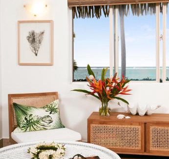 Tapere of Titikaveka Villa | Motu Beachfront Art Villas