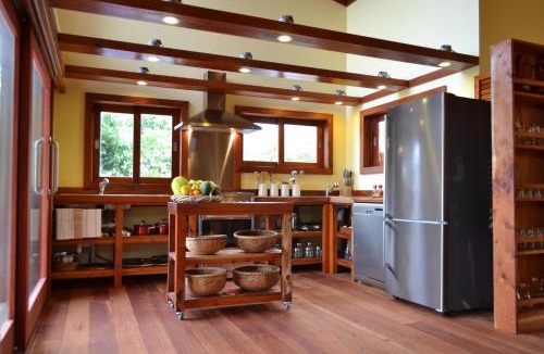 Ngatangiia House | Kaireva Beach House