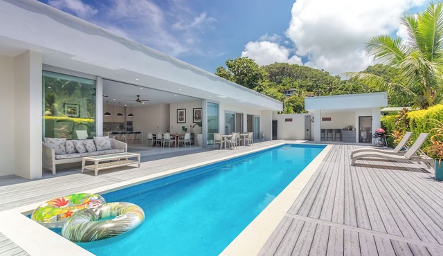 Mama Taras Luxury Villa