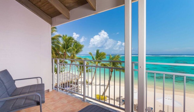 Moana Sands Beachfront Hotel