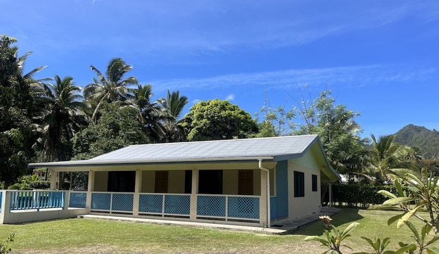 Modern spacious home - Mountain-side views, 10 minute walk to the beach. in Avarua