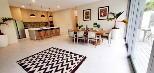 Mama Taras Luxury Villa